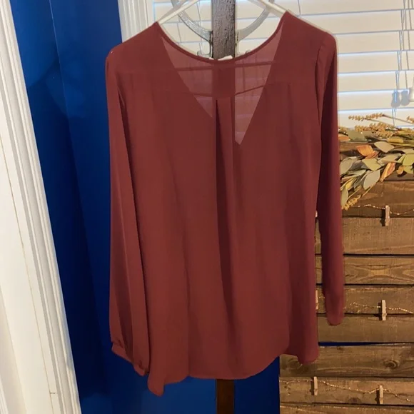 Maroon shirt - Picture 2 of 2